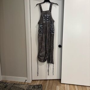 Navy stripped romper with lace details